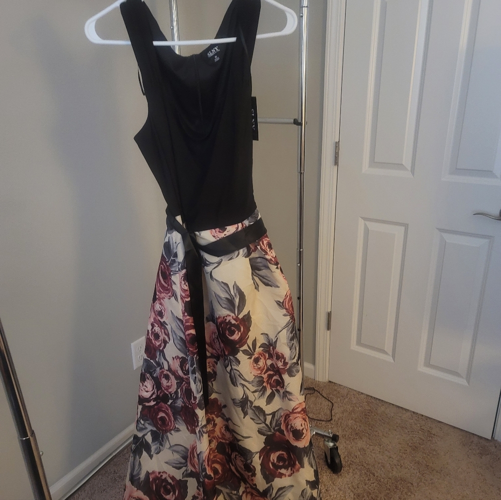 Elegant Black and Floral Maxi Dress